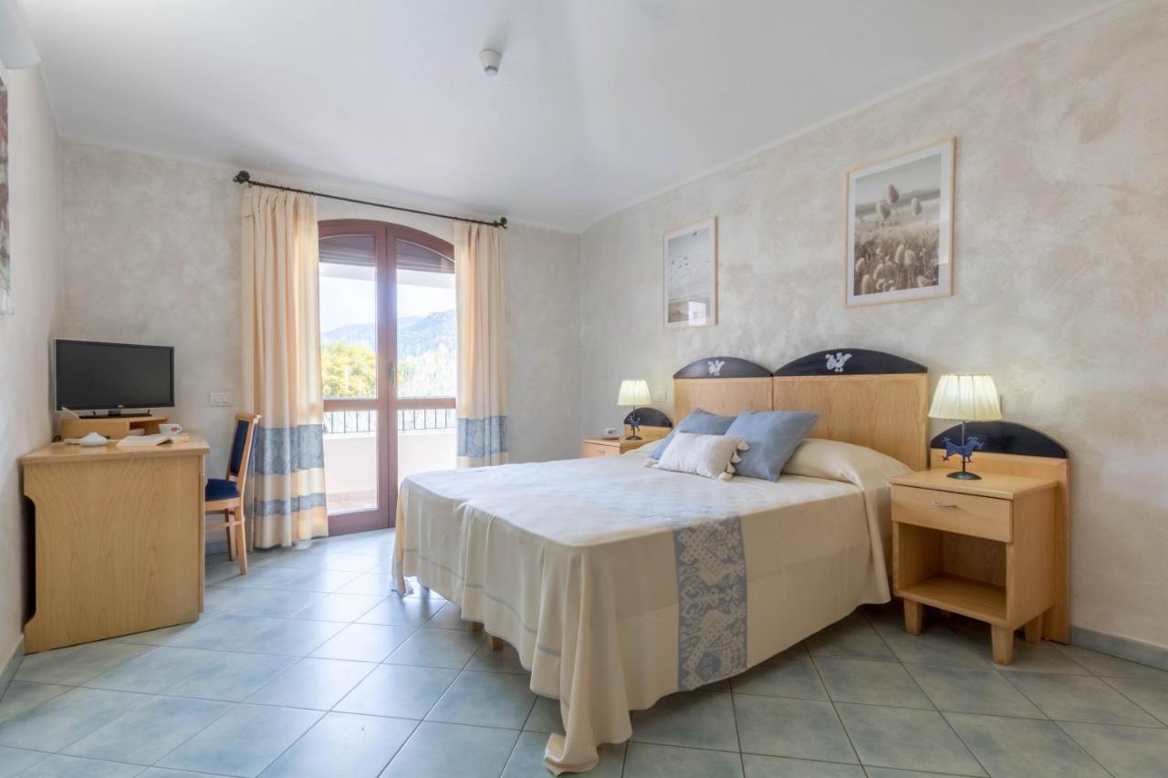 Hotel Villa Del Mare Solanas Solanas  Exterior foto